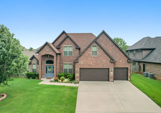 Photo 2 of Single family home for sale at 1011 Hunters Pointe, Bentonville, AR 72713 | MLS# 1352329 | Listing updated on 2026-08-30