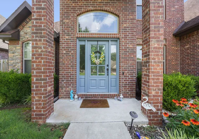 Photo 5 of Single family home for sale at 1011 Hunters Pointe, Bentonville, AR 72713 | MLS# 1352329 | Listing updated on 2026-08-30