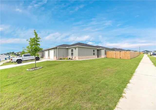Photo 2 of Townhouse for sale at 6615 Nw Gregory St, Bentonville, AR 72713 | MLS# 1352494 | Listing updated on 2026-09-14