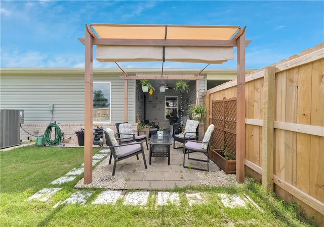 Photo 3 of Townhouse for sale at 6615 Nw Gregory St, Bentonville, AR 72713 | MLS# 1352494 | Listing updated on 2026-09-14
