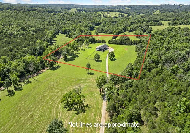 Photo 3 of Single family home for sale at 13136 N Cedar Grv Rd, Lead Hill, AR 72644 | MLS# 1352508 | Listing updated on 2026-09-10