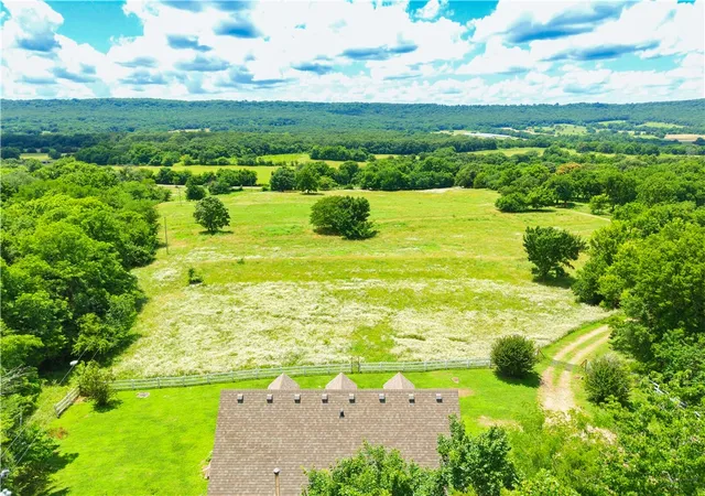 Photo 3 of Single family home for sale at 17350 S Highway 59, Lincoln, AR 72744 | MLS# 1352228 | Listing updated on 2026-09-04