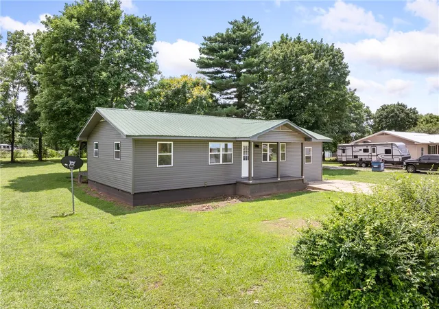 Single family home for sale at 18 Sue St, Western Grove, AR 72685 | MLS# 1352594
