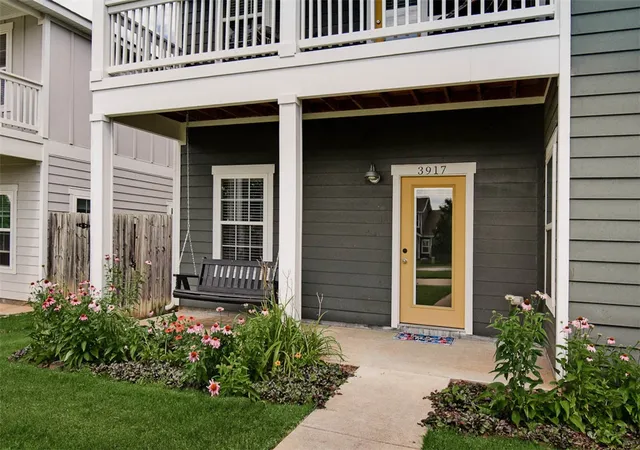 Photo 2 of Single family home for sale at 3917 Sw Peachwood Dr, Bentonville, AR 72713 | MLS# 1352623 | Listing updated on 2026-10-20