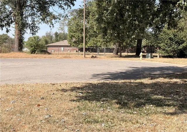 Photo 15 of Single family home for sale at 1019 W School St, Siloam Springs, AR 72761 | MLS# 1352743 | Listing updated on 2026-08-31