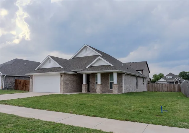 Photo 3 of Single family home for sale at 2510 Westbrook Loop, Pea Ridge, AR 72751 | MLS# 1352749 | Listing updated on 2026-10-04