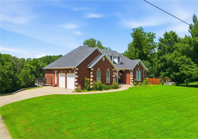 Photo 2 of Single family home for sale at 136 Riverview Dr, Anderson, MO 64831 | MLS# 1352778 | Listing updated on 2026-09-05