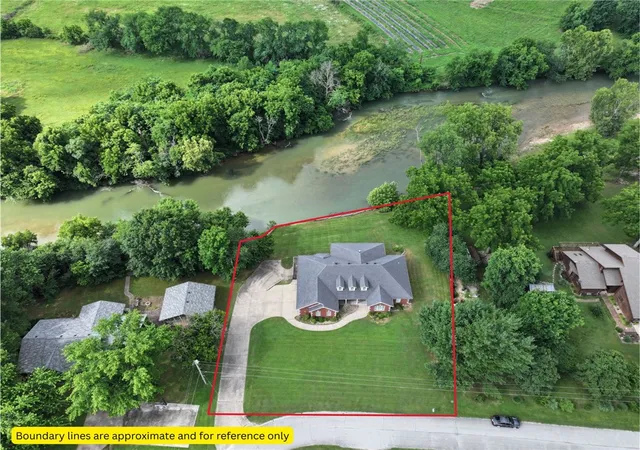 Photo 4 of Single family home for sale at 136 Riverview Dr, Anderson, MO 64831 | MLS# 1352778 | Listing updated on 2026-09-05