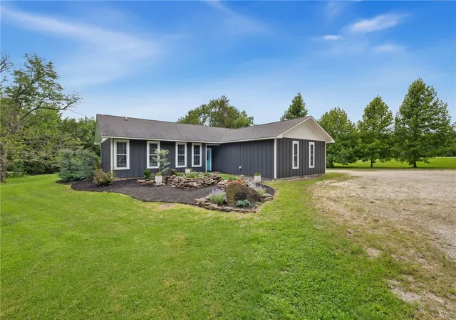Photo 2 of Sale Pending at 11522 Pearce Rd, Fayetteville, AR 72701 | MLS# 1352636 | Listing updated on 2026-09-06