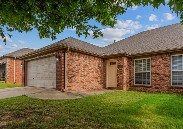 Photo 3 of Single family home for sale at 286 288 W Copper Oaks Dr, Centerton, AR 72719 | MLS# 1352842 | Listing updated on 2026-09-05
