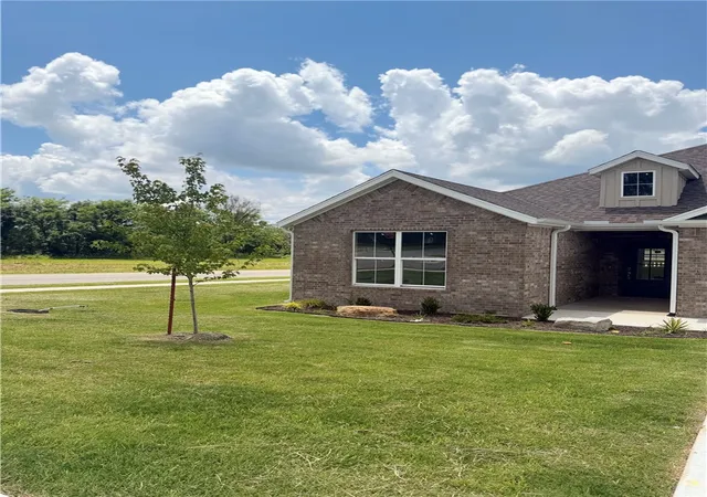Photo 3 of Single family home for sale at 2300 Cassidy Ct, Siloam Springs, AR 72761 | MLS# 1352767 | Listing updated on 2026-09-10