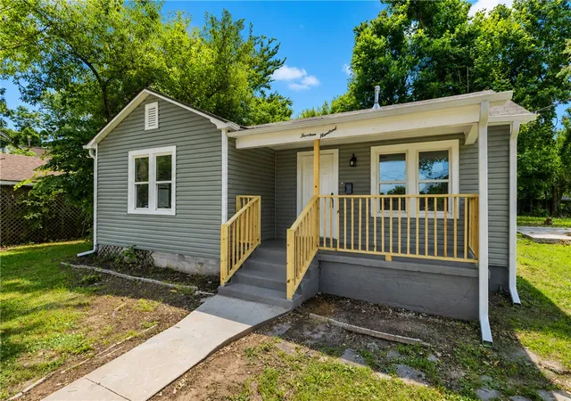 Photo 2 of Single family home for sale at 1400 S 4th Street, Rogers, AR 72756 | MLS# 1353118 | Listing updated on 2026-09-08