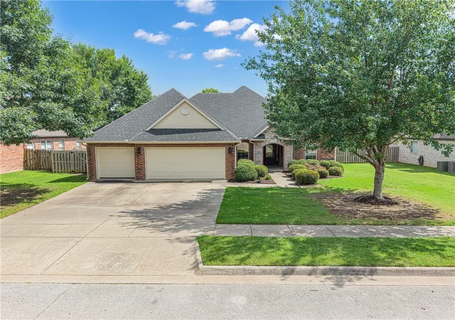 Photo 1 of Sale Pending at 4457 Putting Green Dr, Fayetteville, AR 72704 | MLS# 1352016 | Listing updated on 2026-09-29