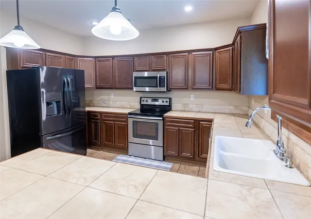 Photo 3 of Single family home for sale at 260 Hawthorne Ln, Russellville, AR 72802 | MLS# 1352961 | Listing updated on 2026-09-09