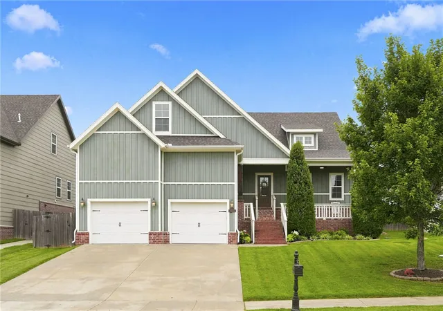 Photo 2 of Sale Pending at 1010 Charing Cross, Cave Springs, AR 72718 | MLS# 1353237 | Listing updated on 2026-10-16