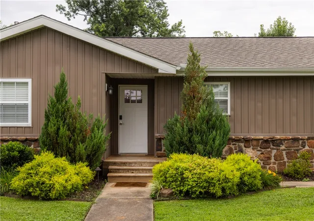 Photo 2 of Single family home for sale at 1102 Nw 7th Street, Bentonville, AR 72712 | MLS# 1344886 | Listing updated on 2026-09-02