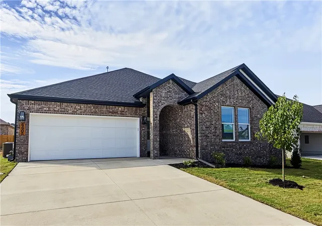 Photo 2 of Single family home for sale at 6605 Sw Orange Ave, Bentonville, AR 72713 | MLS# 1352694 | Listing updated on 2026-10-21