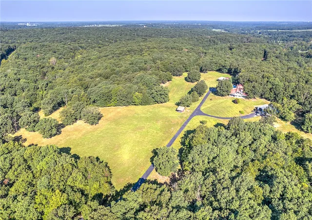Photo 4 of Single family home for sale at 9897 Almosta Rd, Decatur, AR 72722 | MLS# 1353216 | Listing updated on 2026-09-09