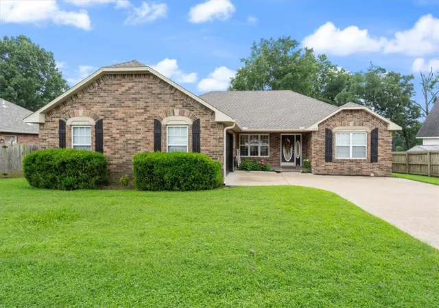 Photo 1 of Single family home for sale at 803 Katie Ln, Siloam Springs, AR 72761 | MLS# 1353180 | Listing updated on 2026-09-16