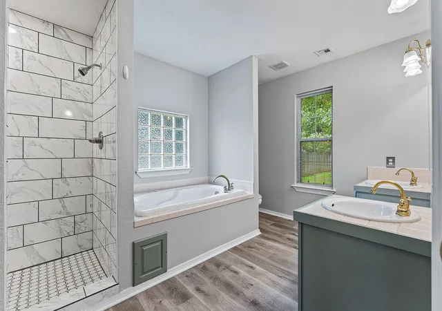 Photo 3 of Single family home for sale at 4476 Sandingham St, Fayetteville, AR 72704 | MLS# 1353460 | Listing updated on 2026-09-27