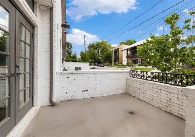 Photo 2 of Townhouse for sale at 211 N Church Ave #1, Fayetteville, AR 72701 | MLS# 1353506 | Listing updated on 2026-09-02