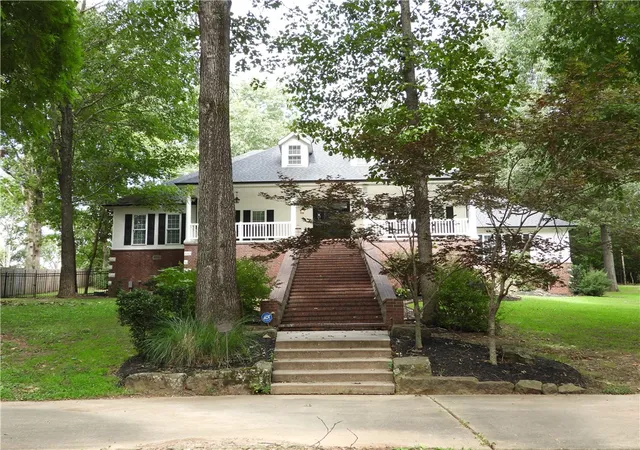 Photo 2 of Single family home for sale at 19489 Oak Cir, Springdale, AR 72764 | MLS# 1353513 | Listing updated on 2026-09-09