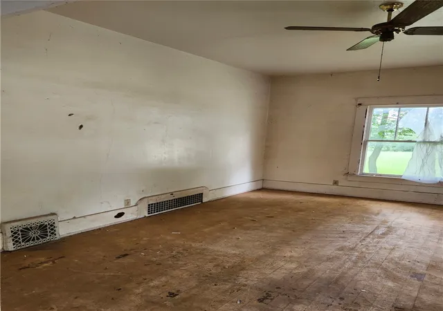 Photo 5 of Single family home for sale at 902 N Mount Olive St, Siloam Springs, AR 72761 | MLS# 1353624 | Listing updated on 2026-08-28