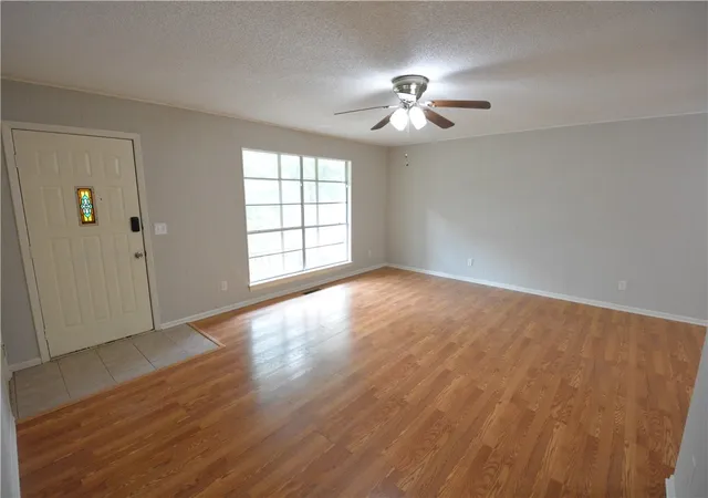 Photo 4 of Single family home for sale at 34 Tamworth Cir, Bella Vista, AR 72715 | MLS# 1353605 | Listing updated on 2026-09-03