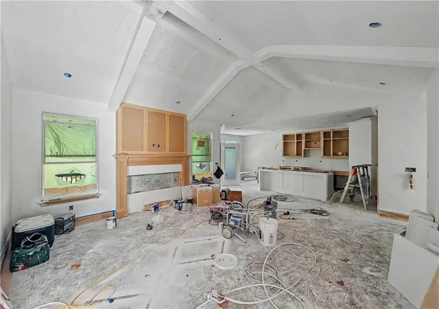 Photo 3 of Sale Pending at 11 Carrick Dr, Bella Vista, AR 72715 | MLS# 1353653 | Listing updated on 2026-09-02