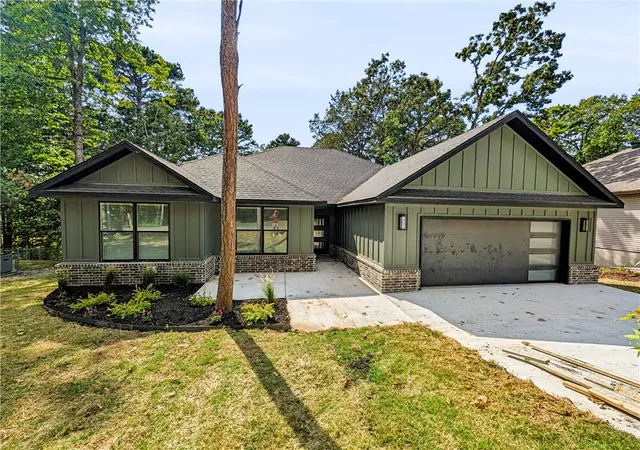 Photo 1 of Single family home for sale at 12 Radcliffe Dr, Bella Vista, AR 72714 | MLS# 1353896 | Listing updated on 2026-10-14