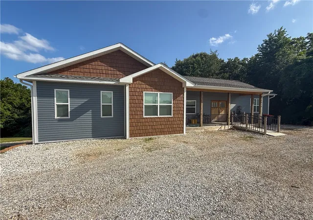 Photo 2 of Single family home for sale at 20010 W Vanzant Rd, Springdale, AR 72764 | MLS# 1353740 | Listing updated on 2026-09-09