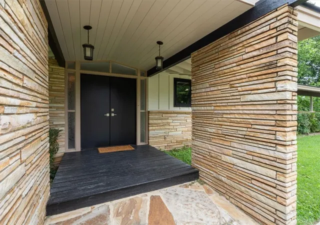 Photo 2 of Single family home for sale at 100 Carl St, Siloam Springs, AR 72761 | MLS# 1353696 | Listing updated on 2026-08-31