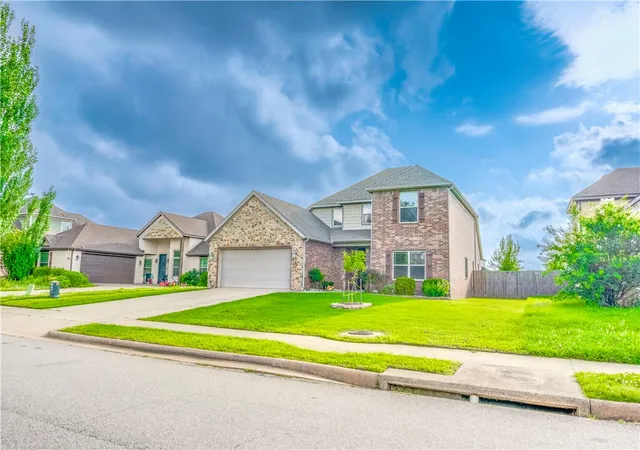 Photo 3 of Single family home for sale at 806 Sw Caprington St, Bentonville, AR 72712 | MLS# 1353875 | Listing updated on 2026-09-01