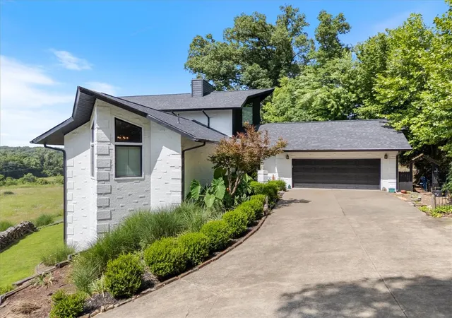 Photo 5 of Single family home for sale at 22047 E Dawn Hl Rd, Siloam Springs, AR 72761 | MLS# 1353995 | Listing updated on 2026-08-31