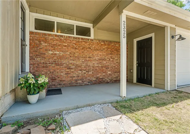 Photo 3 of Single family home for sale at 2325 N Gooseberry Ln, Fayetteville, AR 72704 | MLS# 1353693 | Listing updated on 2026-09-06