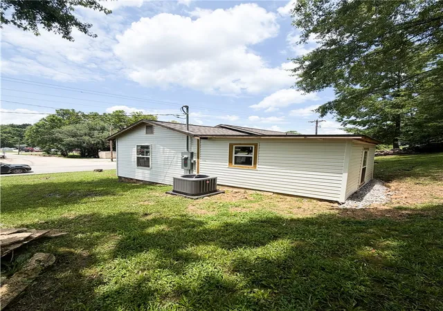 Photo 3 of Single family home for sale at 300 N Parrott Dr, Huntsville, AR 72740 | MLS# 1354197 | Listing updated on 2026-09-09