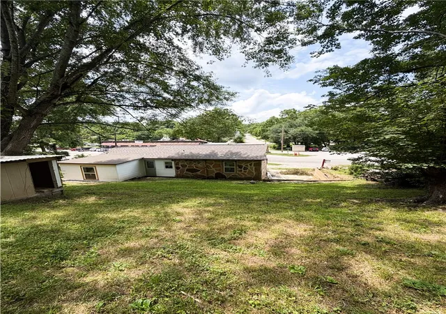 Photo 4 of Single family home for sale at 300 N Parrott Dr, Huntsville, AR 72740 | MLS# 1354197 | Listing updated on 2026-09-28