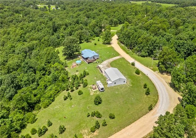 Photo 2 of Manufactured home for sale at 3186 Moark Dr, Harrison, AR 72601 | MLS# 1354163 | Listing updated on 2026-09-09