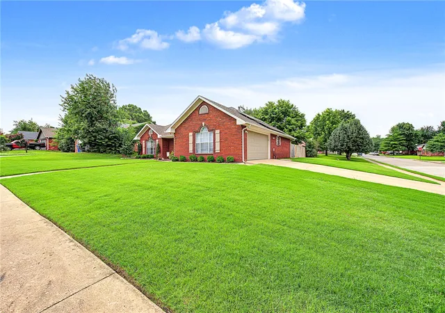 Photo 1 of Sale Pending at 4479 W Cheyenne Dr, Fayetteville, AR 72704 | MLS# 1354322 | Listing updated on 2026-09-08