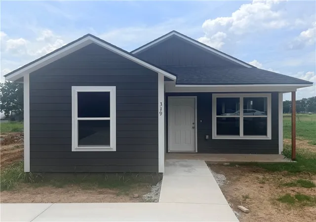 Photo 2 of Single family home for sale at 319 Charley St, Decatur, AR 72722 | MLS# 1354468 | Listing updated on 2026-08-31