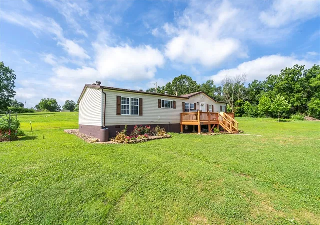 Photo 1 of Manufactured home for sale at 8437 Grady Ln, Decatur, AR 72722 | MLS# 1354060 | Listing updated on 2026-09-03