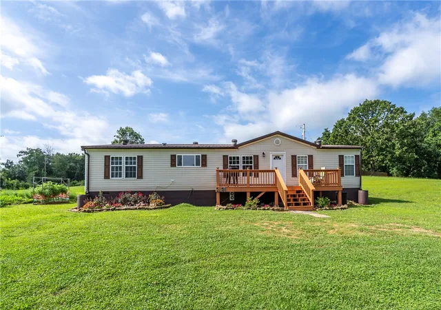 Photo 2 of Manufactured home for sale at 8437 Grady Ln, Decatur, AR 72722 | MLS# 1354060 | Listing updated on 2026-09-03