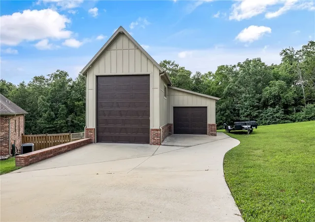 Photo 2 of Single family home for sale at 5 Bere Cir, Bella Vista, AR 72714 | MLS# 1354600 | Listing updated on 2026-10-06