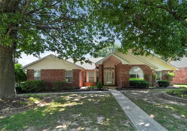 Photo 2 of Sale Pending at 1701 Carrie Pl, Springdale, AR 72762 | MLS# 1354738 | Listing updated on 2026-09-14