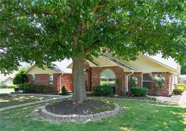 Photo 3 of Sale Pending at 1701 Carrie Pl, Springdale, AR 72762 | MLS# 1354738 | Listing updated on 2026-09-14