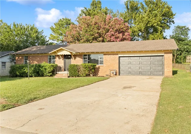 Photo 3 of Single family home for sale at 2415 64th Street, Fort Smith, AR 72903 | MLS# 1354931 | Listing updated on 2026-08-28