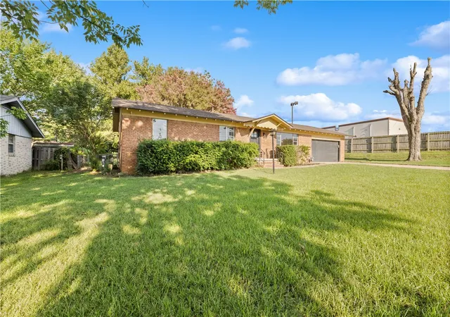 Photo 5 of Single family home for sale at 2415 64th Street, Fort Smith, AR 72903 | MLS# 1354931 | Listing updated on 2026-08-28