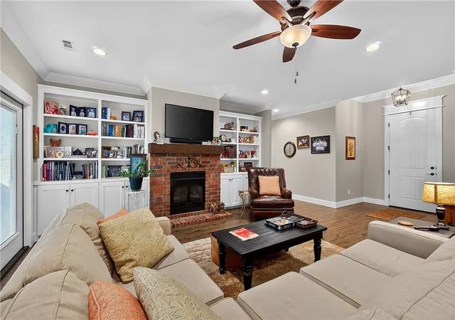 Photo 3 of Single family home for sale at 6947 Kingston Ave, Springdale, AR 72762 | MLS# 1353903 | Listing updated on 2026-09-03