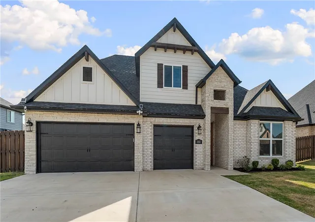 Photo 2 of Single family home for sale at 1161 Montieri Dr, Centerton, AR 72719 | MLS# 1354406 | Listing updated on 2026-10-21