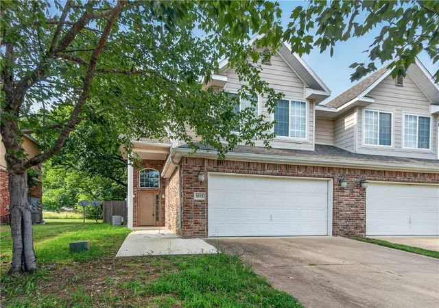 Condo for sale at 2572 E Turtle Crk Dr, Fayetteville, AR 72701 | MLS# 1354912